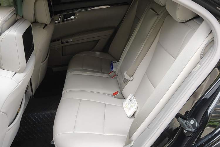 Used Mercedes-Benz S-Class 2012 S 300 L Luxury Grand Edition Left Rear Seat