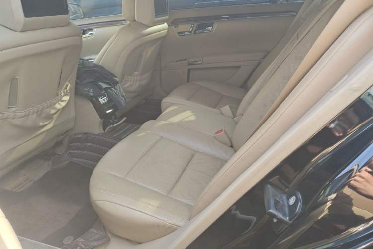 Used Mercedes-Benz S-Class 2012 S 400 L HYBRID Grand Edition Left Rear Seat