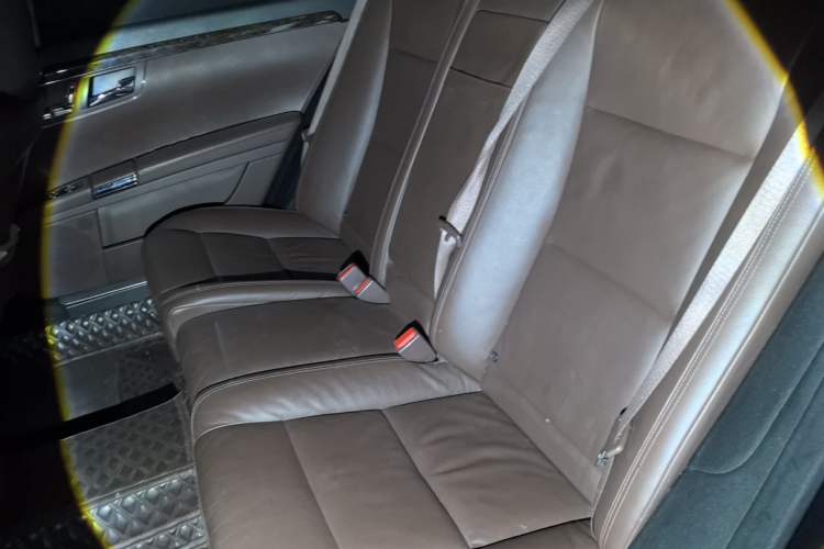 Used Mercedes-Benz S-Class 2012 S 300 L Prestige Grand Edition Left Rear Seat