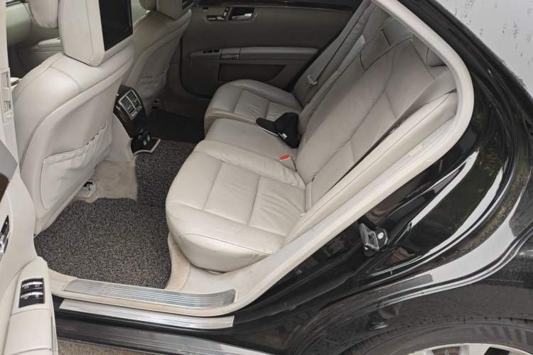 Used Mercedes-Benz S-Class 2012 S 300 L Business-Class Grand Edition Left Rear Seat