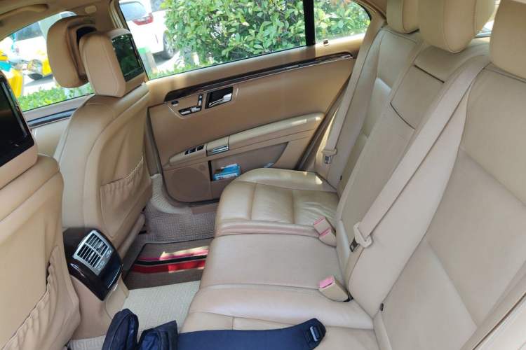 Used Mercedes-Benz S-Class 2012 S 300 L Business-Class Grand Edition Left Rear Seat