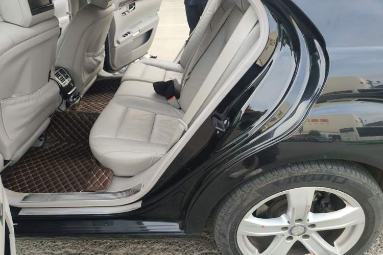 Used Mercedes-Benz S-Class 2012 S 300 L Prestige Grand Edition Left Rear Seat