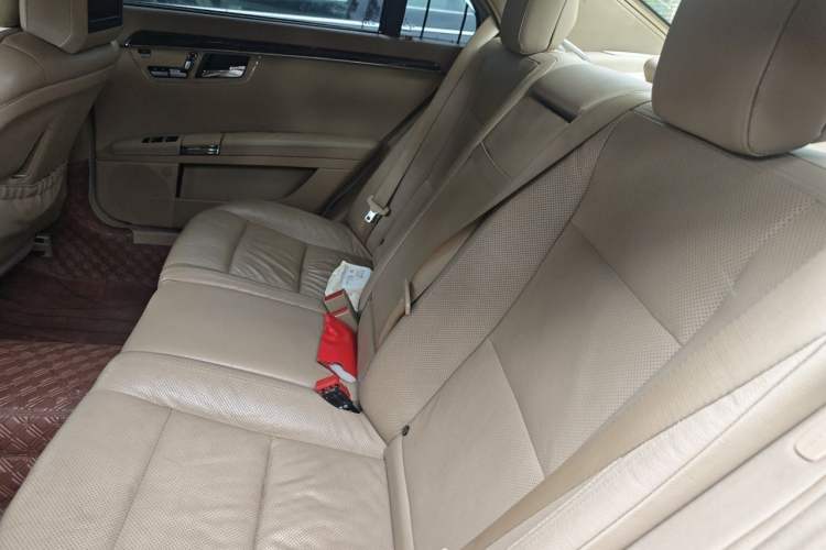 Used Mercedes-Benz S-Class 2012 S 300 L Prestige Grand Edition Left Rear Seat