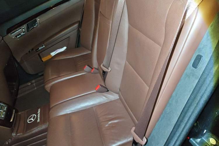 Used Mercedes-Benz S-Class 2012 S 500 L 4MATIC Grand Edition Left Rear Seat
