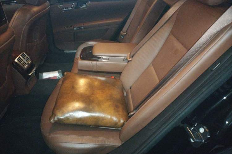 Used Mercedes-Benz S-Class 2012 S 300 L Luxury Grand Edition Left Rear Seat