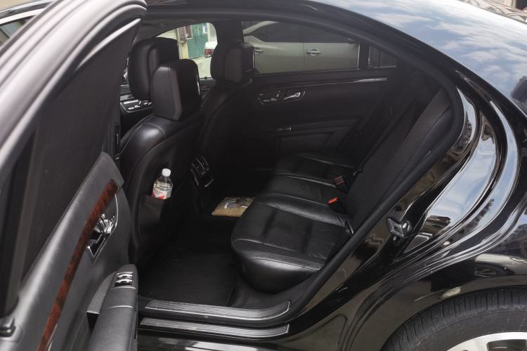 Used Mercedes-Benz S-Class 2012 S 400 L HYBRID Grand Edition Left Rear Seat