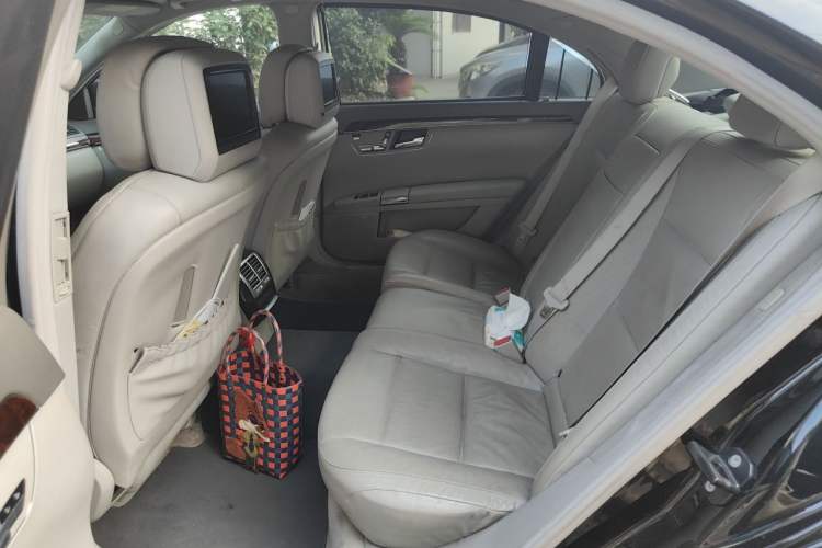 Used Mercedes-Benz S-Class 2012 S 300 L Luxury Grand Edition Left Rear Seat
