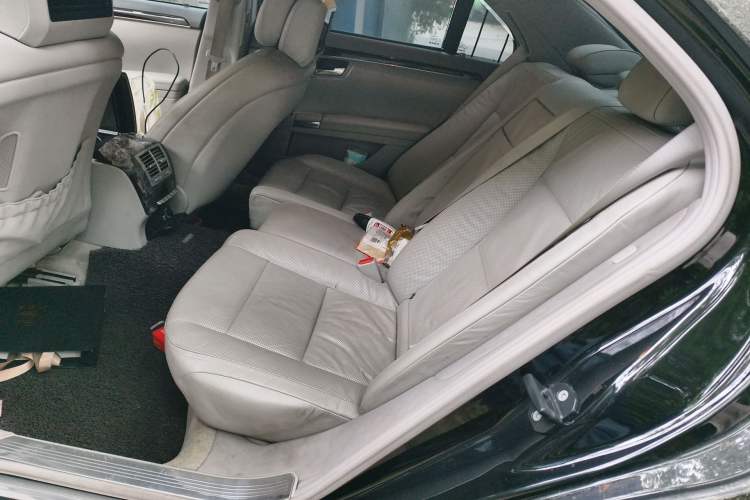 Used Mercedes-Benz S-Class 2012 S 400 L HYBRID Grand Edition Left Rear Seat