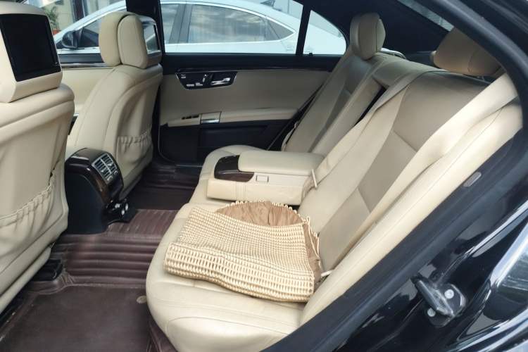 Used Mercedes-Benz S-Class 2012 S 300 L Business Standard Model Left Rear Seat