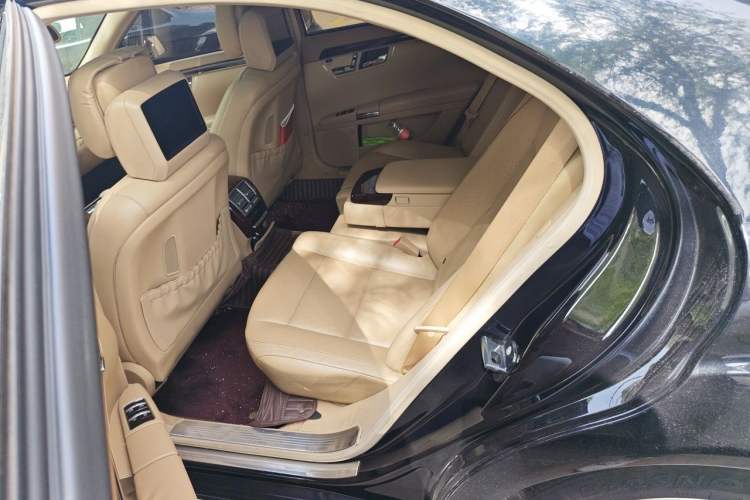 Used Mercedes-Benz S-Class 2012 S 300 L Luxury Grand Edition Left Rear Seat