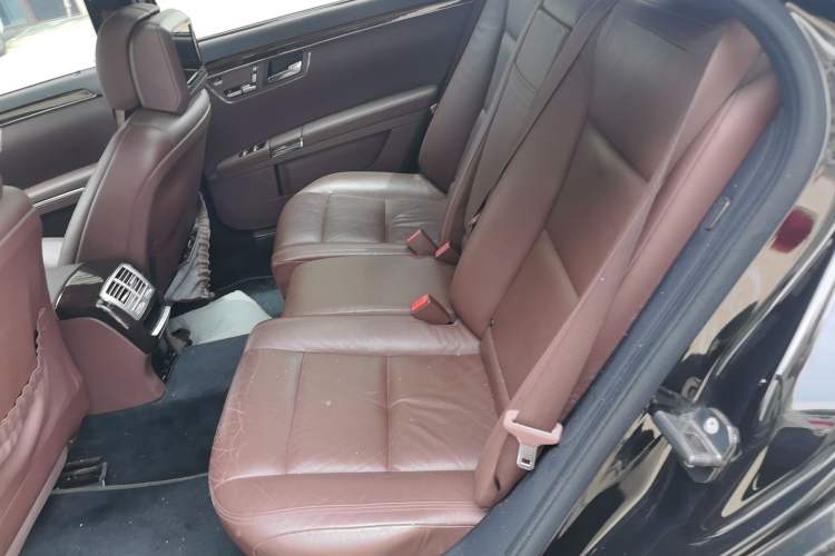 Used Mercedes-Benz S-Class 2012 S 300 L Prestige Grand Edition Left Rear Seat