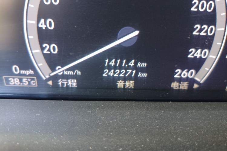 Used Mercedes-Benz S-Class 2012 S 300 L Business-Class Grand Edition Odometer Close Up