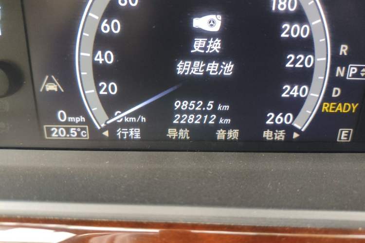 Used Mercedes-Benz S-Class 2012 S 400 L HYBRID Grand Edition Odometer Close Up