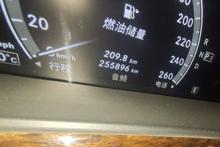 Used Mercedes-Benz S-Class 2012 S 300 L Business-Class Grand Edition Odometer Close Up
