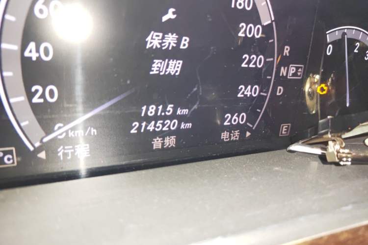 Used Mercedes-Benz S-Class 2012 S 300 L Business-Class Grand Edition Odometer Close Up