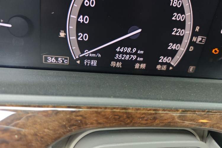 Used Mercedes-Benz S-Class 2012 S 300 L Prestige Grand Edition Odometer Close Up
