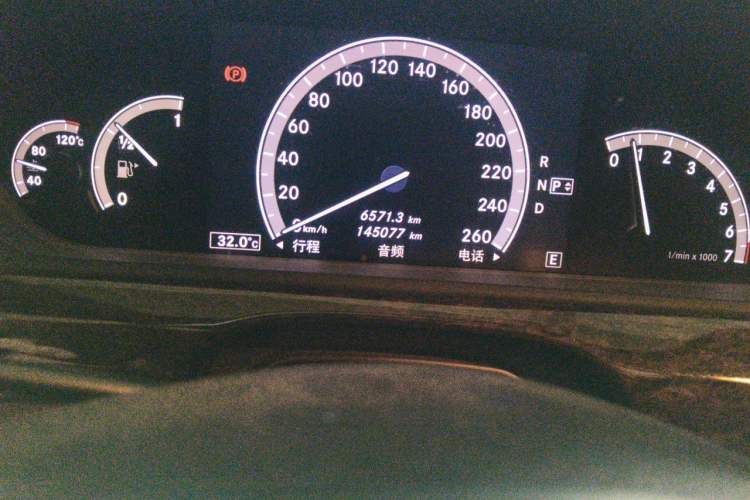Used Mercedes-Benz S-Class 2012 S 300 L Business Standard Model Odometer Close Up