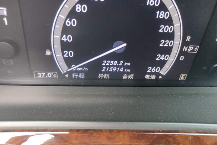Used Mercedes-Benz S-Class 2012 S 300 L Luxury Grand Edition Odometer Close Up