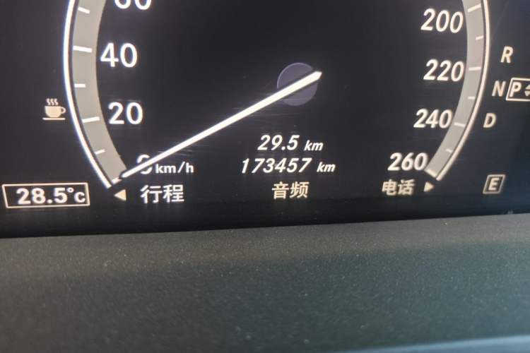 Used Mercedes-Benz S-Class 2012 S 300 L Business-Class Grand Edition Odometer Close Up