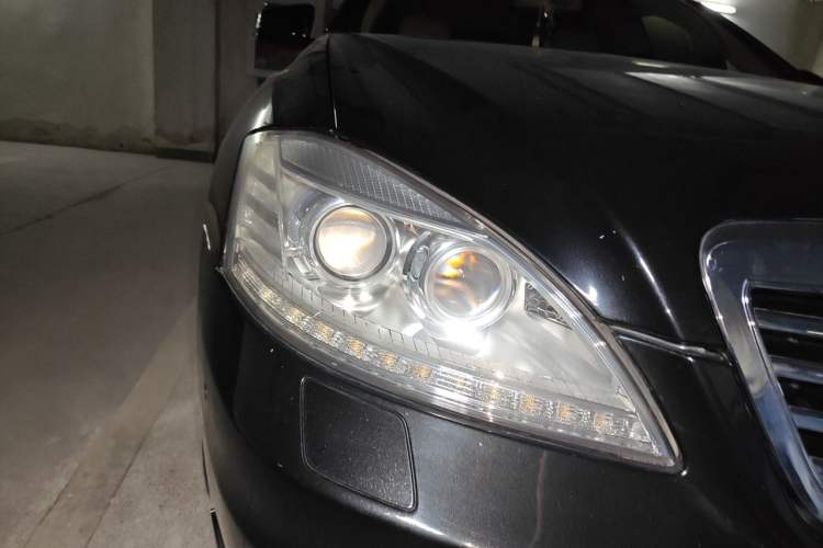 Used Mercedes-Benz S-Class 2012 S 350 L 4MATIC Grand Edition Right Front Headlight