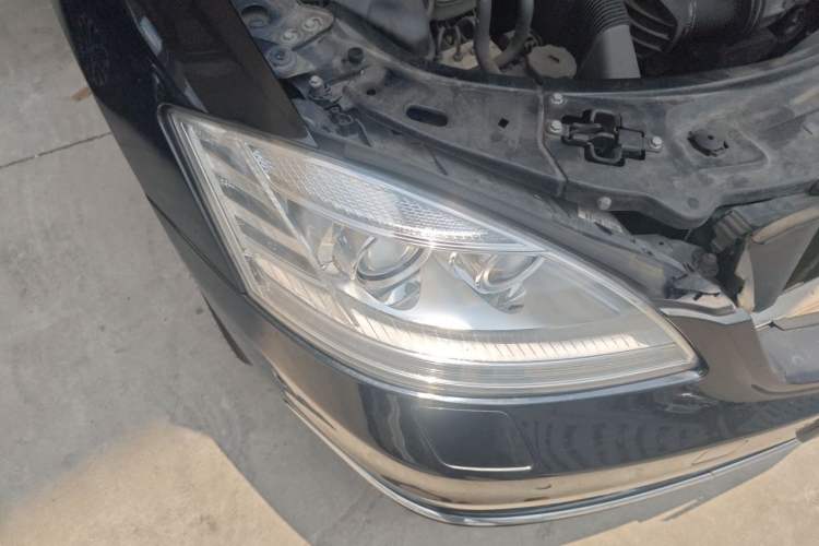 Used Mercedes-Benz S-Class 2012 S 350 L Grand Edition Right Front Headlight