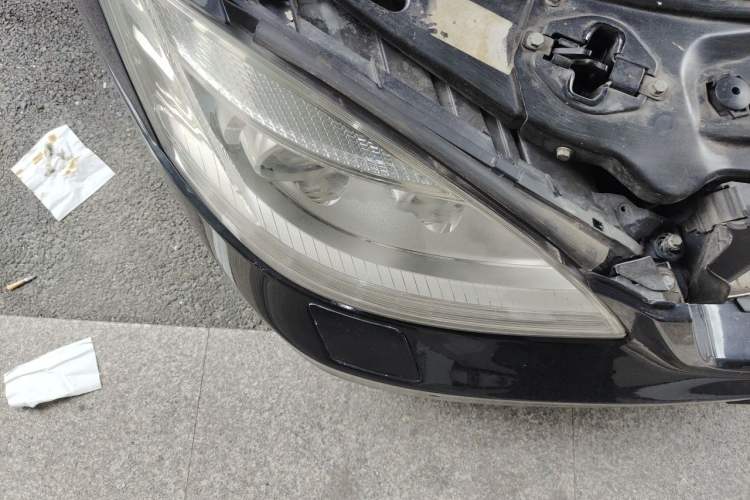 Used Mercedes-Benz S-Class 2012 S 300 L Business-Class Grand Edition Right Front Headlight