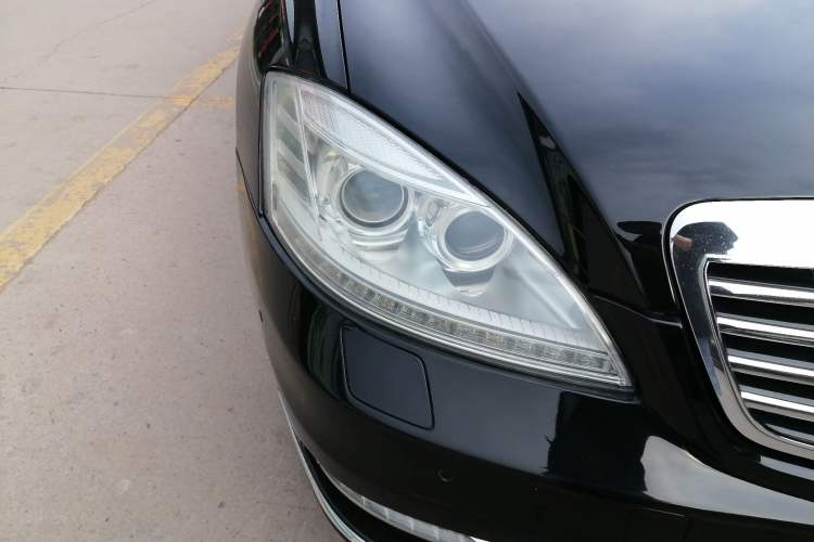 Used Mercedes-Benz S-Class 2012 S 300 L Business Standard Model Right Front Headlight