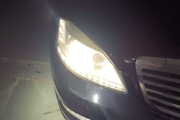 Used Mercedes-Benz S-Class 2012 S 300 L Business-Class Grand Edition Right Front Headlight