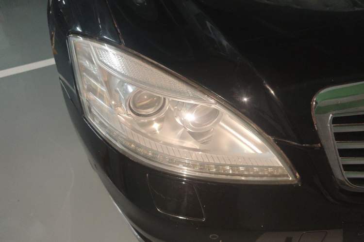 Used Mercedes-Benz S-Class 2012 S 300 L Luxury Grand Edition Right Front Headlight