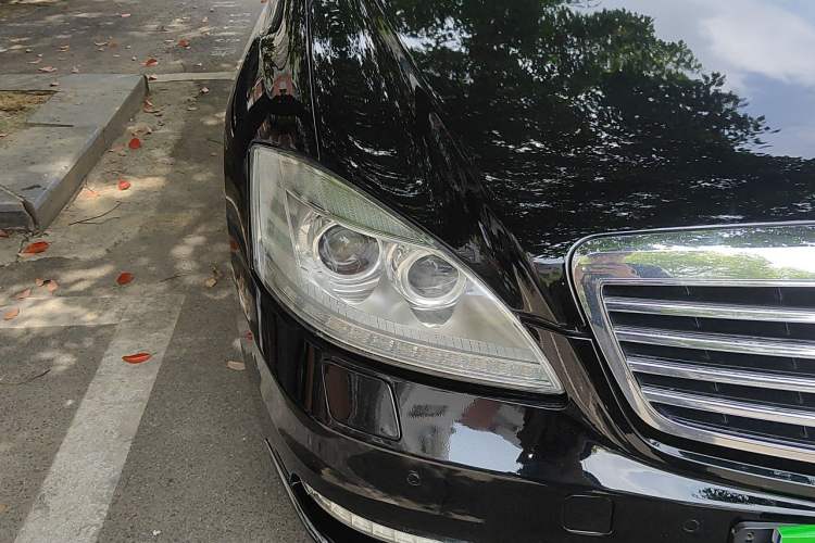 Used Mercedes-Benz S-Class 2012 S 300 L Luxury Grand Edition Right Front Headlight