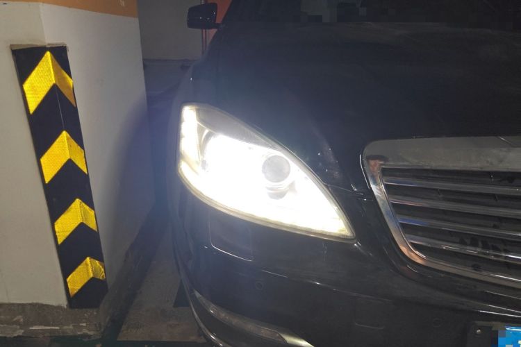Used Mercedes-Benz S-Class 2012 S 300 L Prestige Grand Edition Right Front Headlight