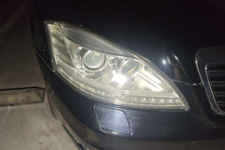Used Mercedes-Benz S-Class 2012 S 300 L Business-Class Grand Edition Right Front Headlight