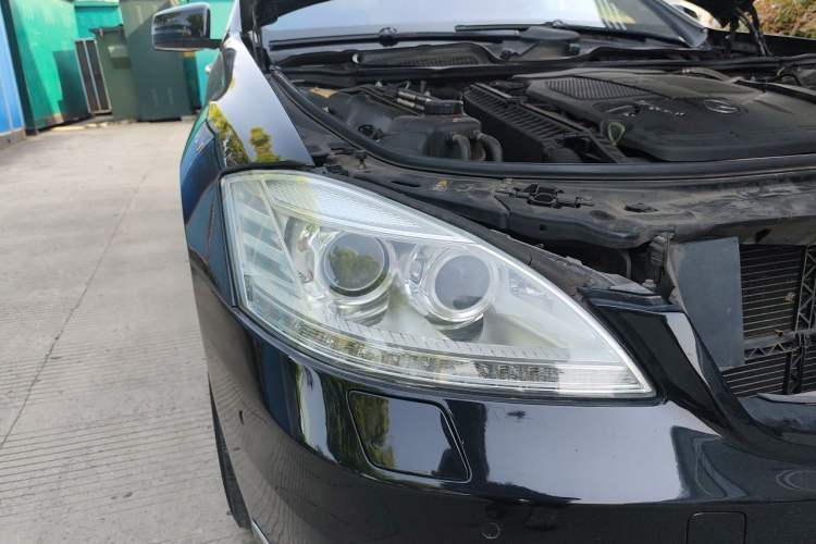 Used Mercedes-Benz S-Class 2012 S 350 L Grand Edition Right Front Headlight