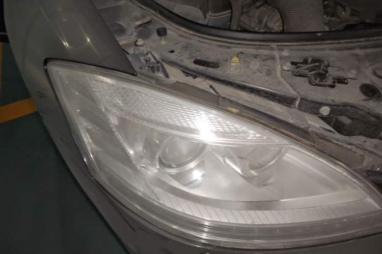 Used Mercedes-Benz S-Class 2012 S 300 L Business-Class Grand Edition Right Front Headlight