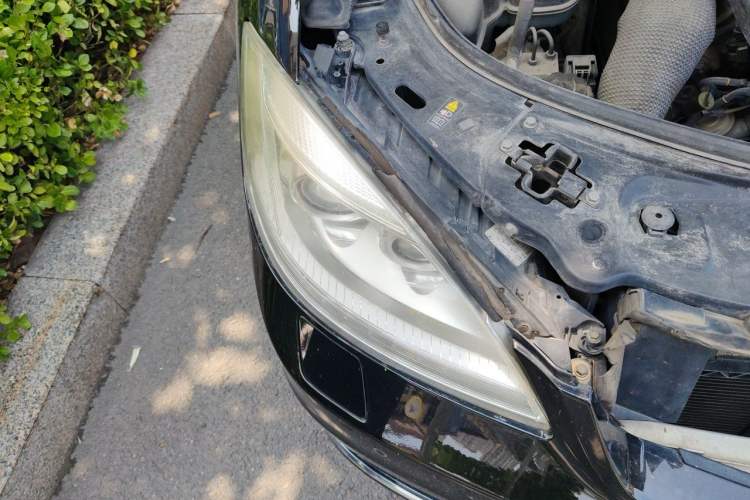 Used Mercedes-Benz S-Class 2012 S 300 L Business-Class Grand Edition Right Front Headlight