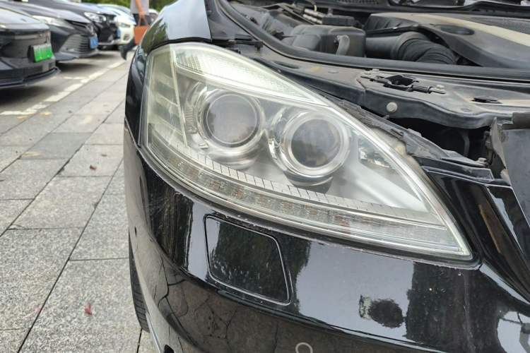 Used Mercedes-Benz S-Class 2012 S 300 L Prestige Grand Edition Right Front Headlight