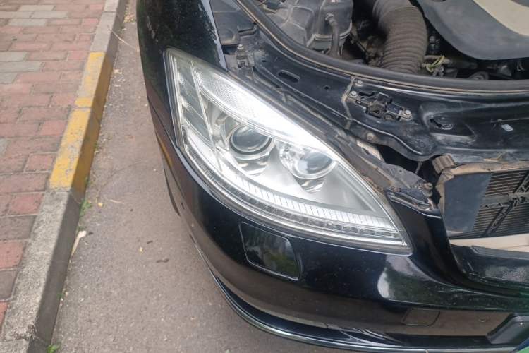 Used Mercedes-Benz S-Class 2012 S 300 L Business Standard Model Right Front Headlight