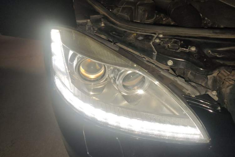 Used Mercedes-Benz S-Class 2012 S 300 L Prestige Grand Edition Right Front Headlight