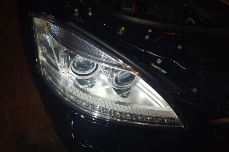 Used Mercedes-Benz S-Class 2012 S 300 L Business Standard Model Right Front Headlight