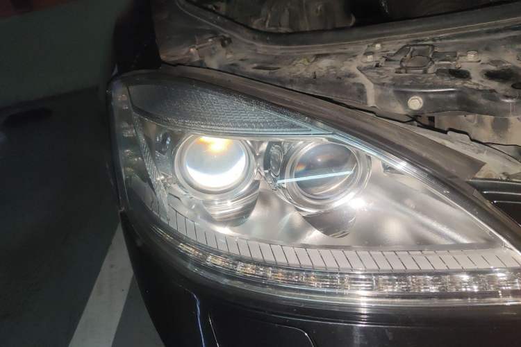 Used Mercedes-Benz S-Class 2012 S 300 L Prestige Grand Edition Right Front Headlight