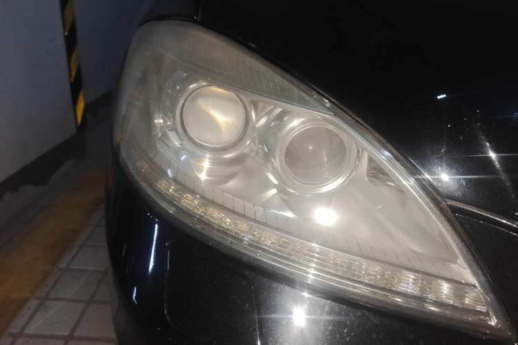Used Mercedes-Benz S-Class 2012 S 300 L Luxury Grand Edition Right Front Headlight
