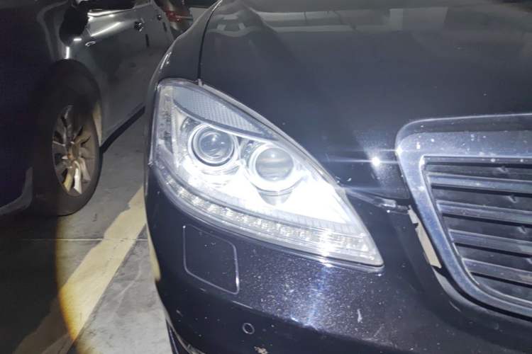Used Mercedes-Benz S-Class 2012 S 300 L Business-Class Grand Edition Right Front Headlight