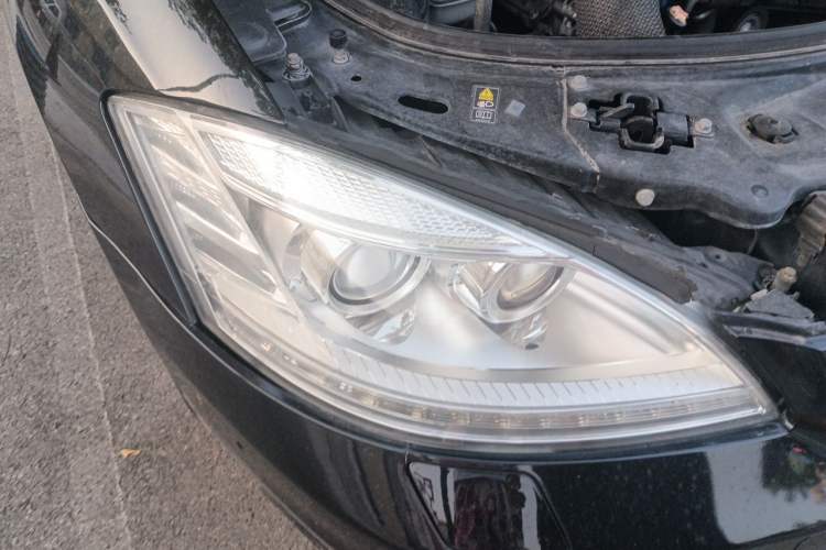 Used Mercedes-Benz S-Class 2012 S 300 L Business-Class Grand Edition Right Front Headlight
