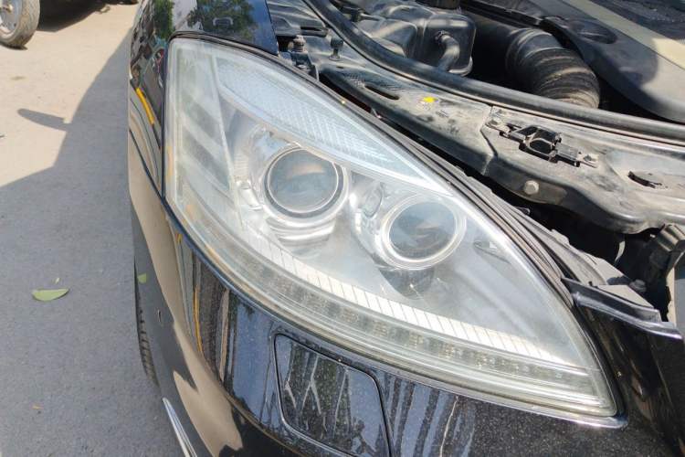 Used Mercedes-Benz S-Class 2012 S 300 L Luxury Grand Edition Right Front Headlight
