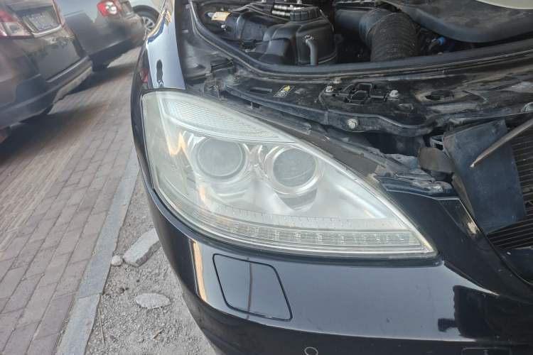 Used Mercedes-Benz S-Class 2012 S 300 L Business-Class Grand Edition Right Front Headlight