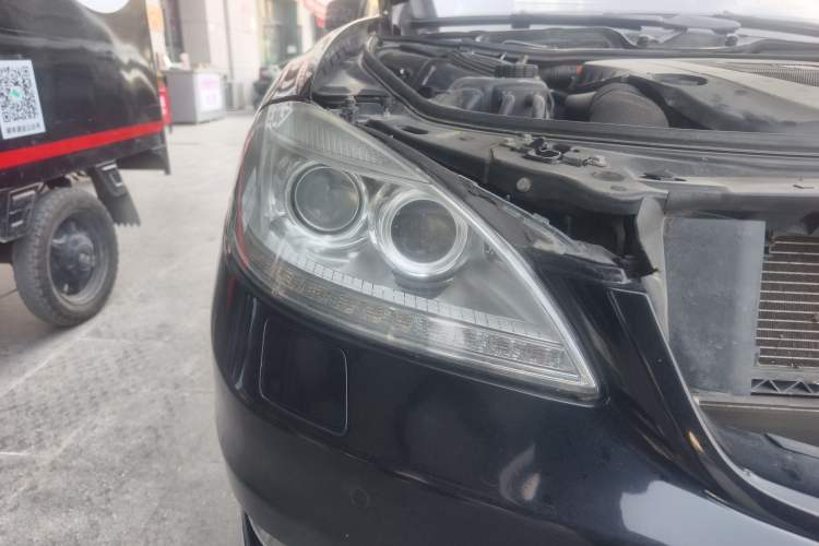 Used Mercedes-Benz S-Class 2012 S 400 L HYBRID Grand Edition Right Front Headlight