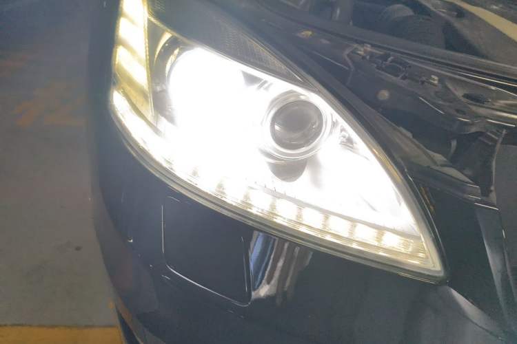 Used Mercedes-Benz S-Class 2012 S 300 L Prestige Grand Edition Right Front Headlight