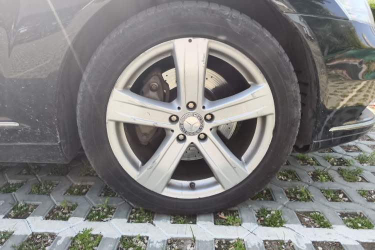 Used Mercedes-Benz S-Class 2012 S 300 L Luxury Grand Edition Right Front Wheel Hub