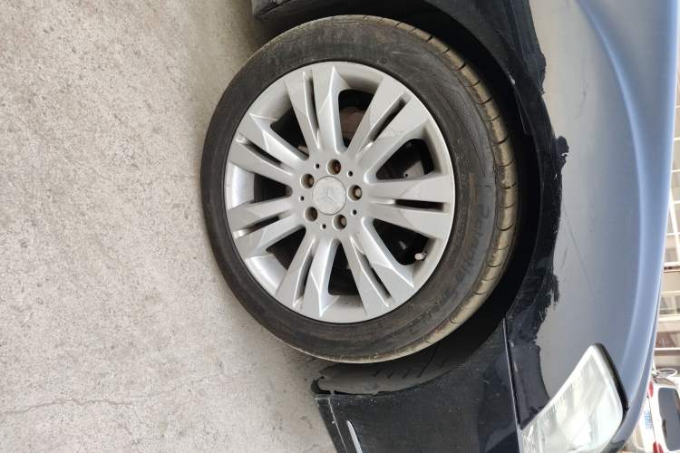 Used Mercedes-Benz S-Class 2012 S 350 L Grand Edition Right Front Wheel Hub
