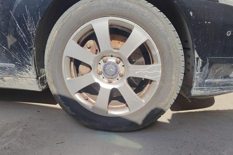 Used Mercedes-Benz S-Class 2012 S 300 L Business Standard Model Right Front Wheel Hub
